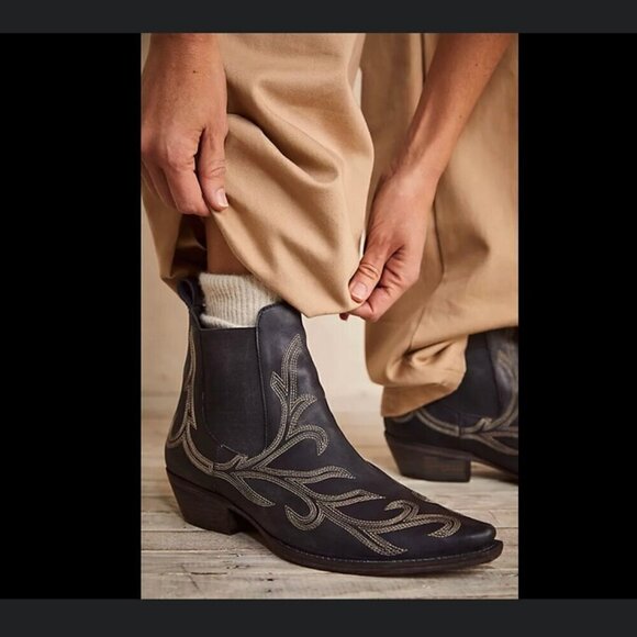 Free People | Boots Wayward Black Embroidered Western Booties - Picture 1 of 14